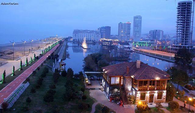 Nino Apartment On Pirosmani Batumi Quarto foto