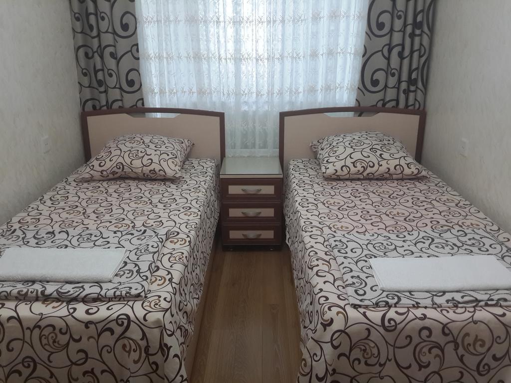 Nino Apartment On Pirosmani Batumi Exterior foto